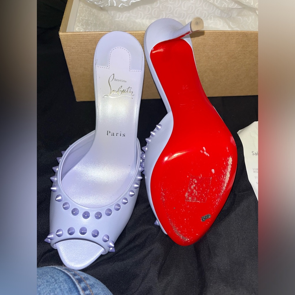 Christian Louboutin - Picture 5 of 7